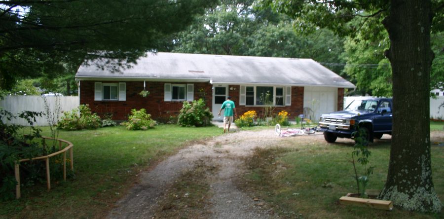 210 Commercial Blvd Brentwood, NY